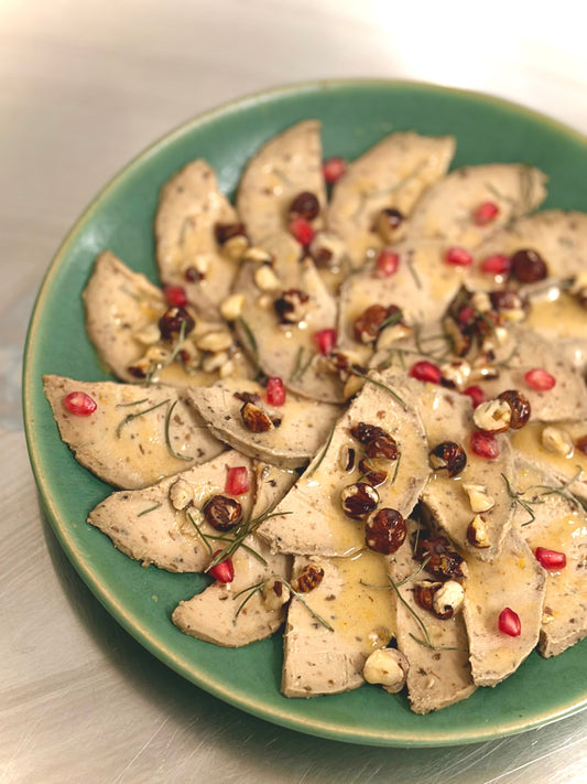 Carpaccio de Curado de Boletos com Vinagrete de Avelã