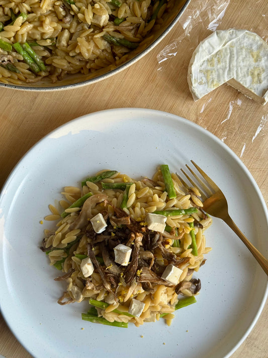 Risotto de Orzo com Cajuberto, Espargos e Pleurotus (Orzotto)